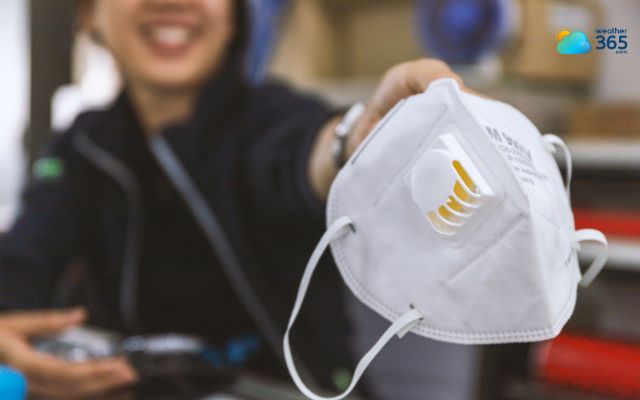 Wear an N95 or KN95 to reduce exposure to smoke