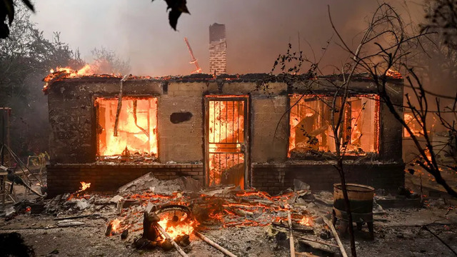  The fire burns a structure on Sep.2, 2025