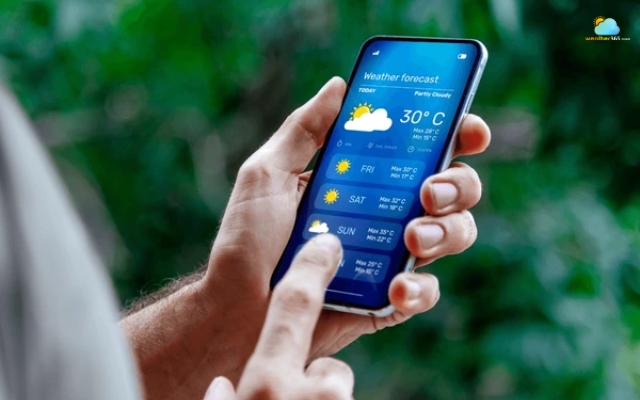 Easily checking the air temperature on phone