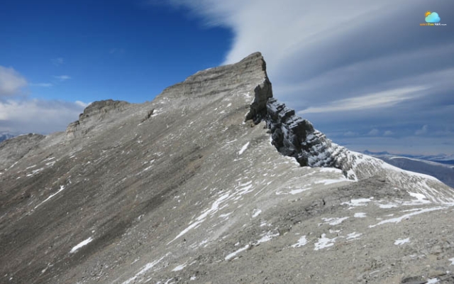  Mountains can block or trap air