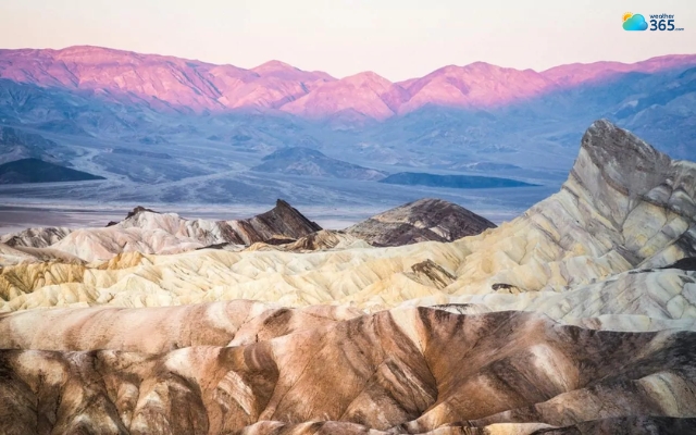  The terrain of Dead Valley