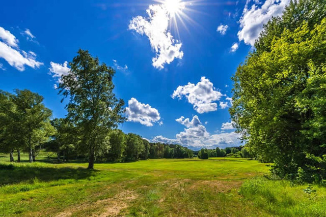 Clear atmospheric conditions contribute significantly to its high UV index
