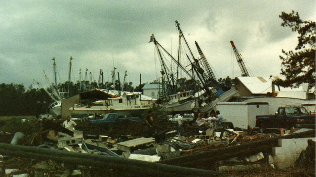 Hurricane Hugo destroys South Carolina