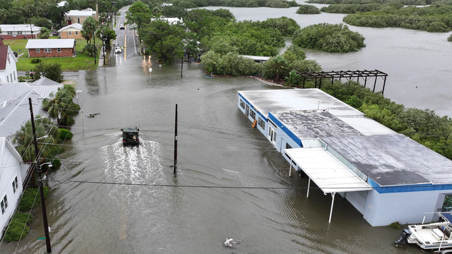 Hurricane Debby hits Florida and causes floods