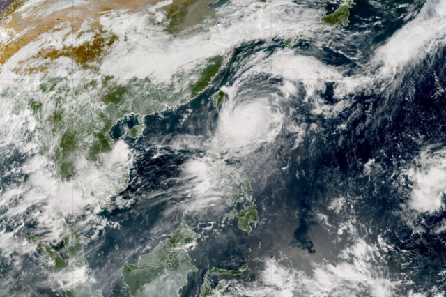 Typhoon Koinu hit Taiwan, approached Hong Kong