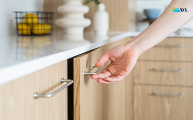  Open the cabinet door to let warm air in