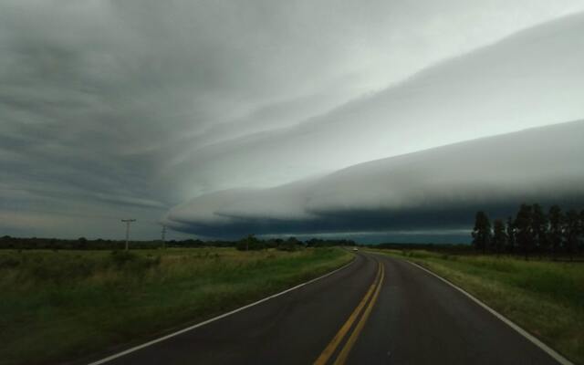 How do Supercell Thunderstorms Form?