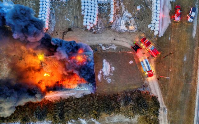  Dangers of lightning to property