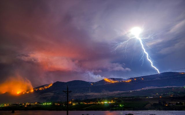 Lightning strikes caused a wildfire in Wenatchee, Washington, US in 2015