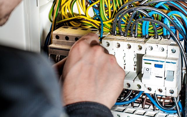  Electrical surge due to lightning strikes