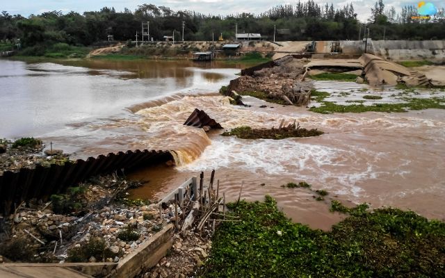 An earthquake can damage dams and result in deadly flood