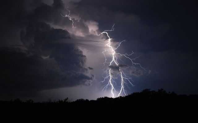  Lightning across the plains