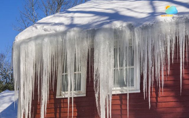  Ways to prevent ice dams on roofs