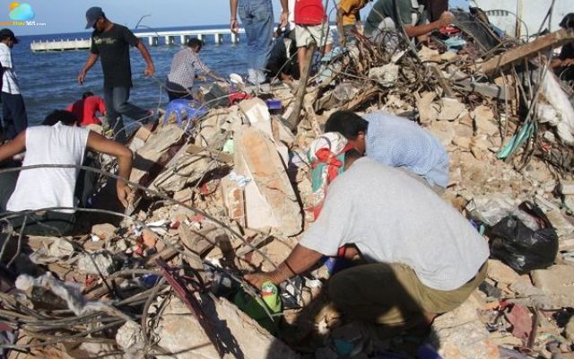 At least 915 people lost their lives in the Nias-Simeulue earthquake